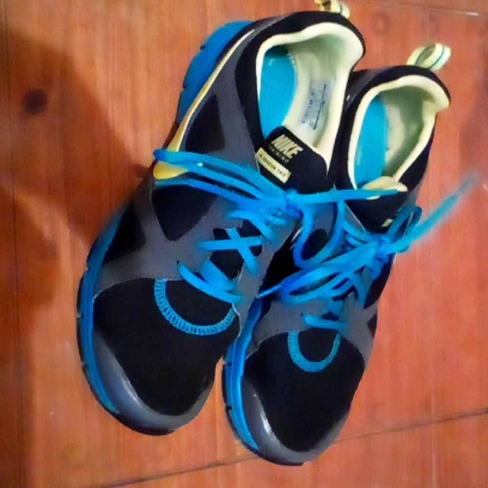 Women Nike size 9